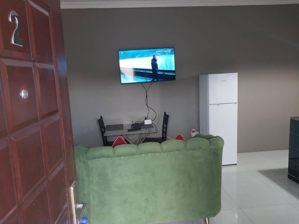Emmrose Apartments ชิงโกลา ภายนอก รูปภาพ