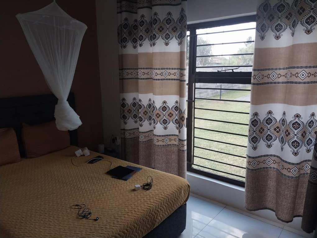 Emmrose Apartments ชิงโกลา ภายนอก รูปภาพ