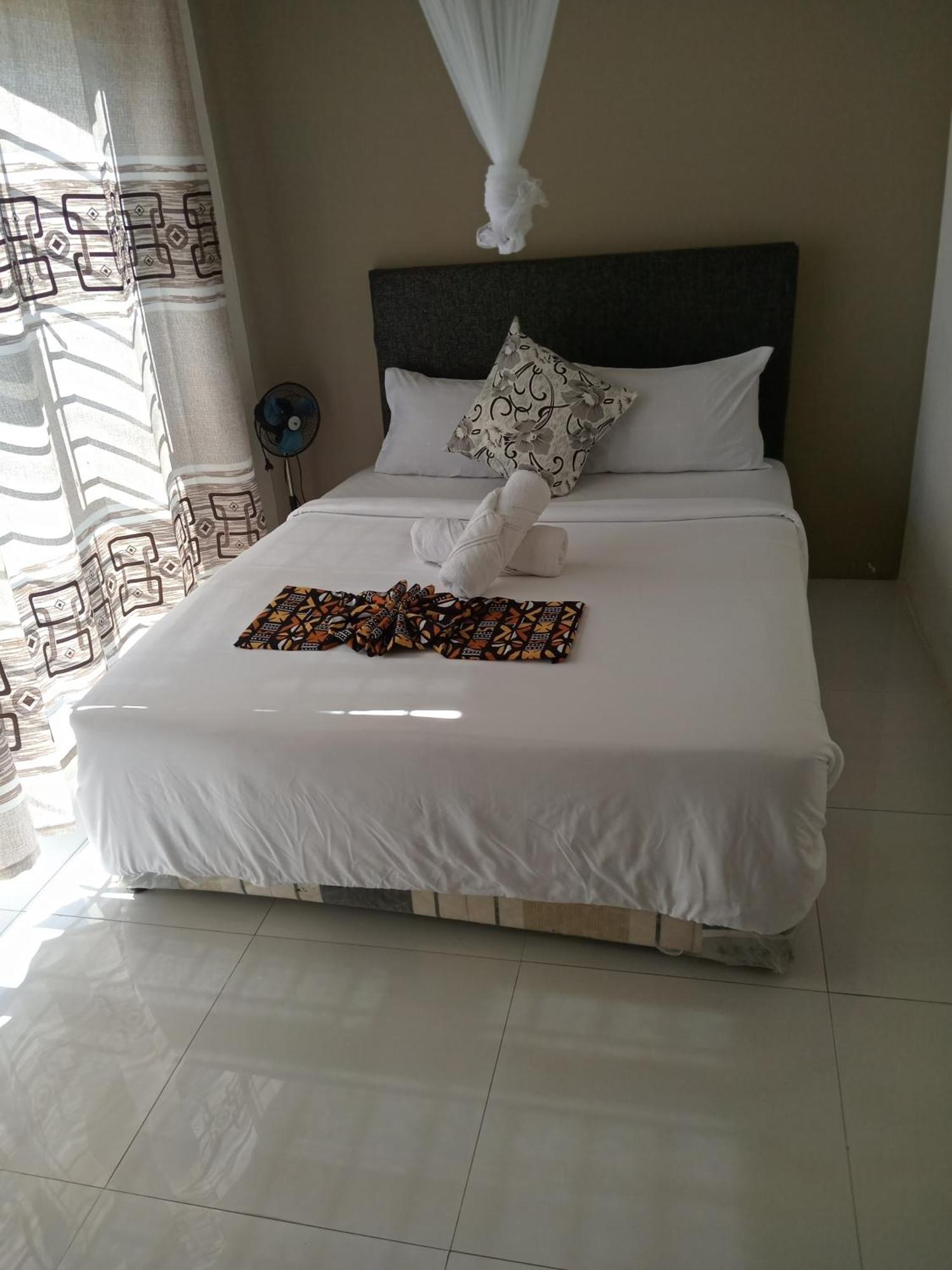 Emmrose Apartments ชิงโกลา ภายนอก รูปภาพ